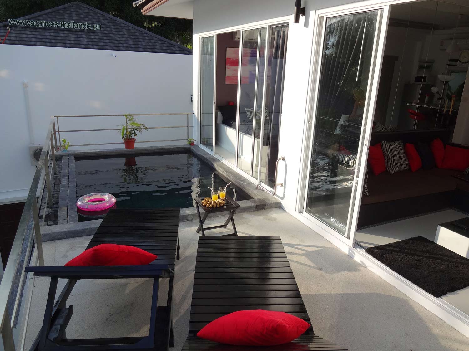 Photo 29 English, cheap pool terrace rooms and lounge, Koh Samui thailand